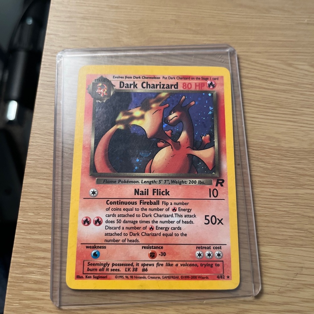 Dark charizard, pokemon